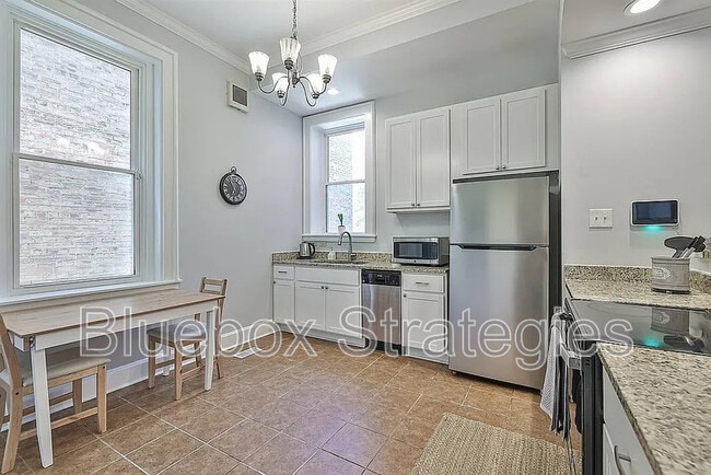 Building Photo - 2280 Loth St