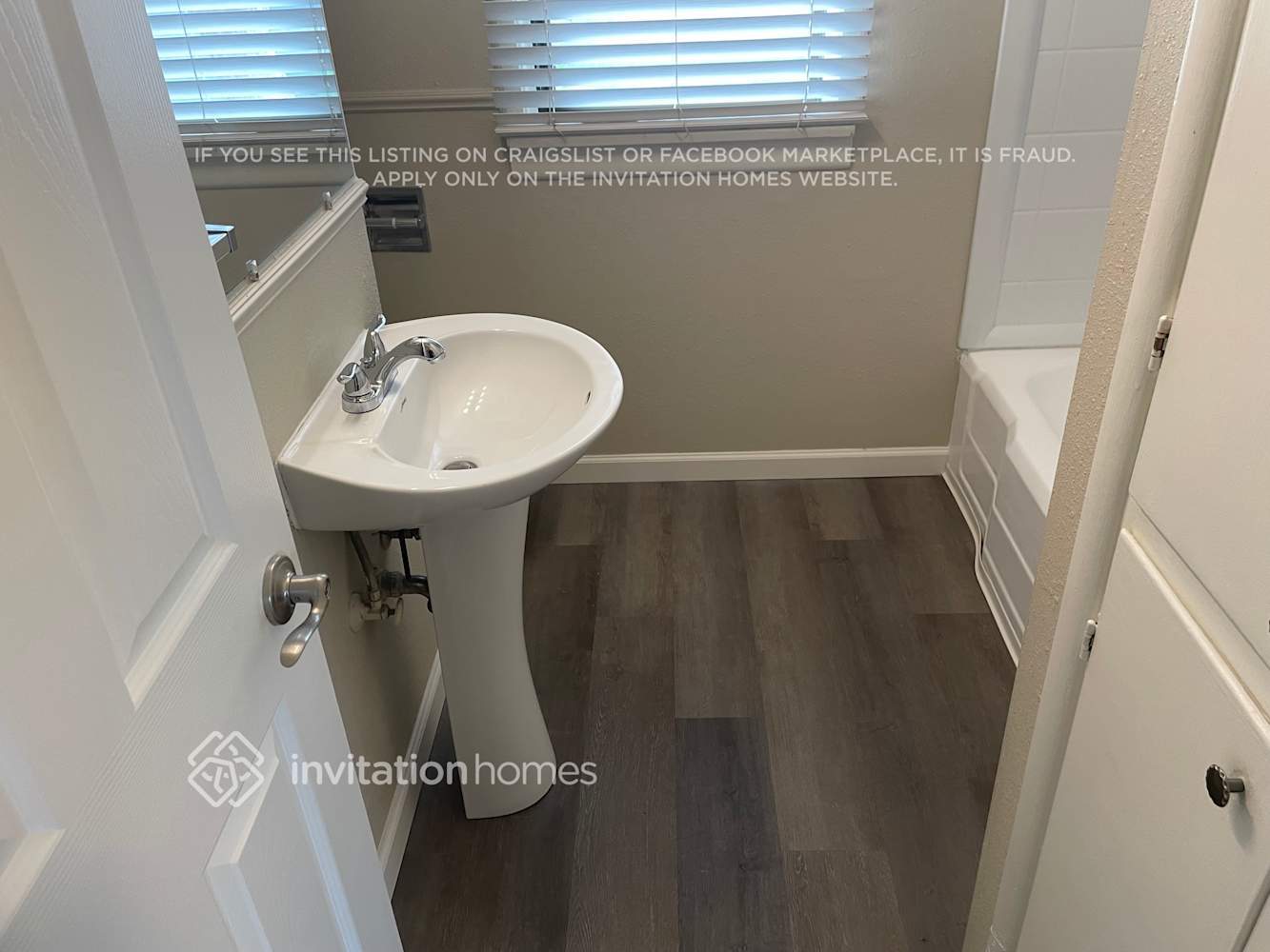 Building Photo - 2735 Locust Ave W