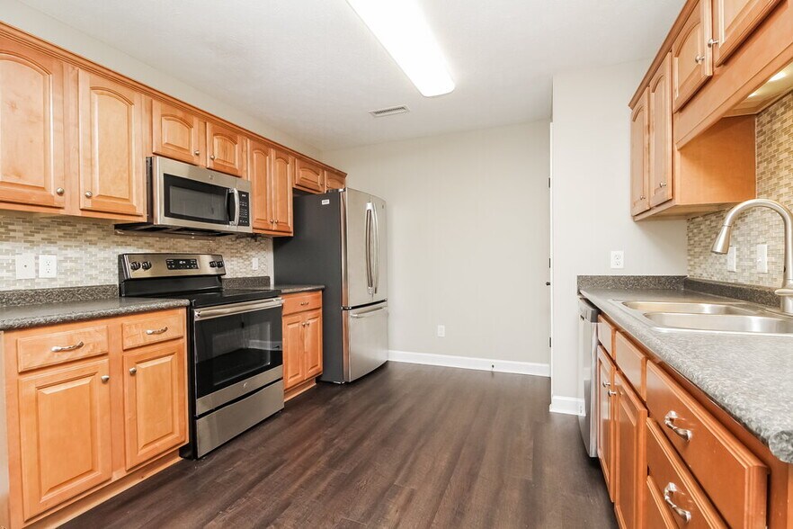 Building Photo - 3750 Maya Dr