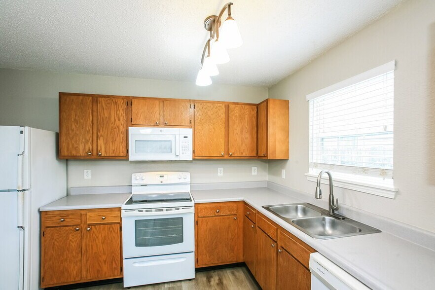 Building Photo - 6337 River Valley Way