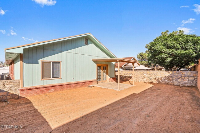 Building Photo - 12496 Sombra Fuerte Dr