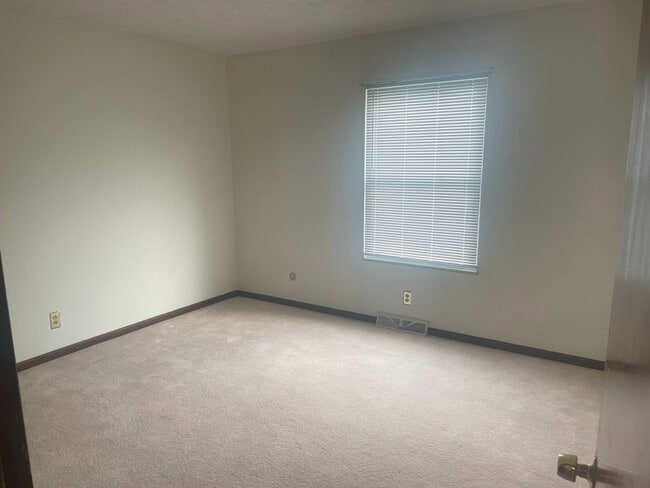 Building Photo - 6225 Willowcrest Dr