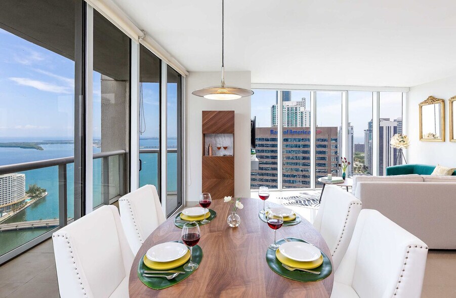 Building Photo - 485 Brickell Ave