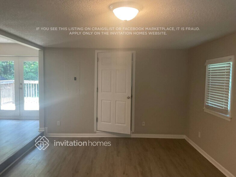 Building Photo - 1833 Rollingwood Dr SE