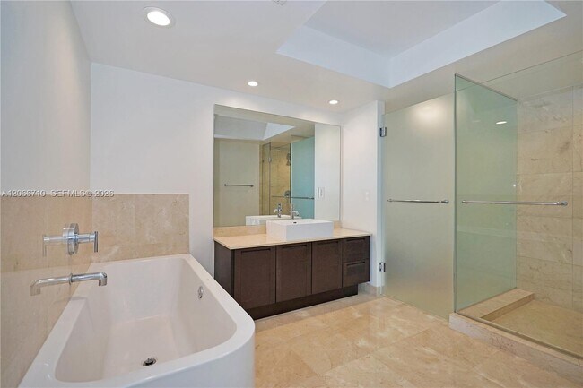 Building Photo - 250 Sunny Isles Blvd