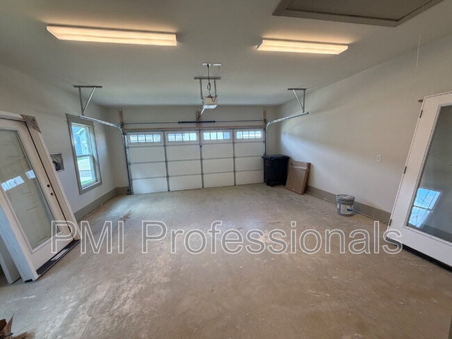 Building Photo - 2035 Grace Johns Cir