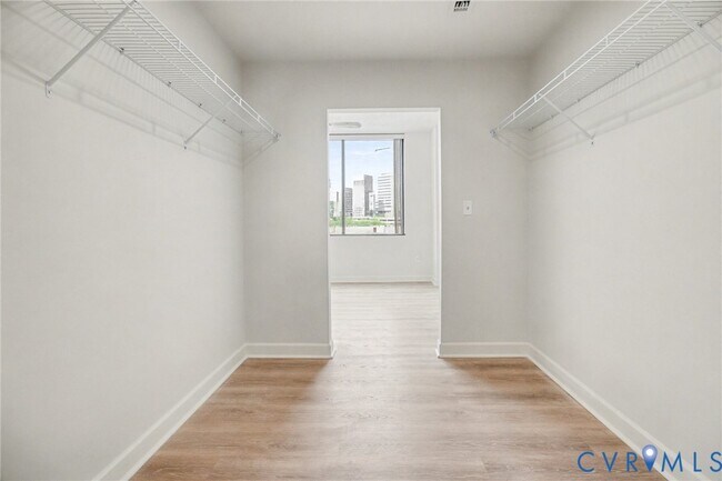 Building Photo - 1101 Haxall Point