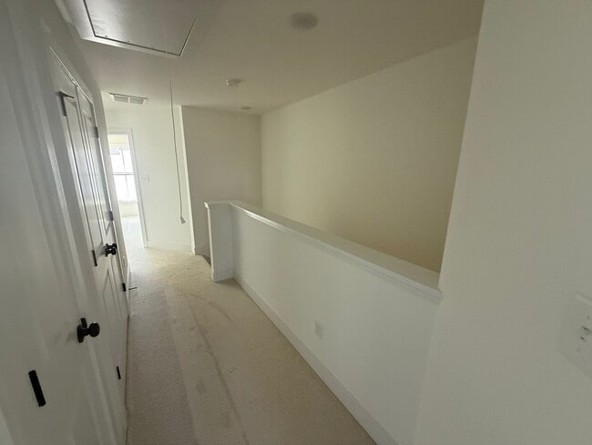 Building Photo - 15313 Sunray Aly