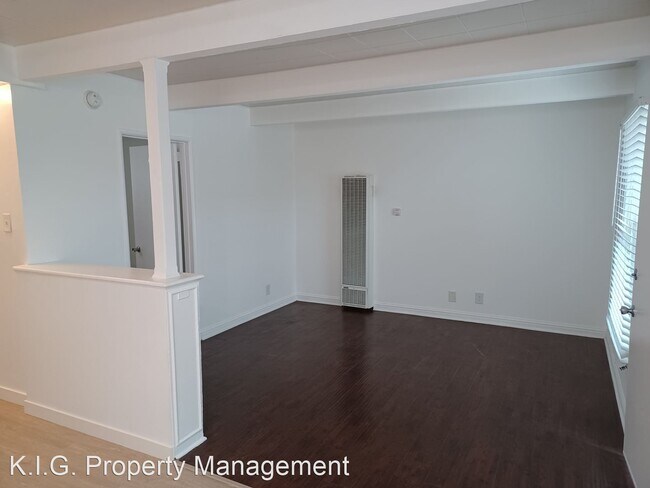 Building Photo - 1 br, 1 bath Apartment - 11903 - 11913 Van...