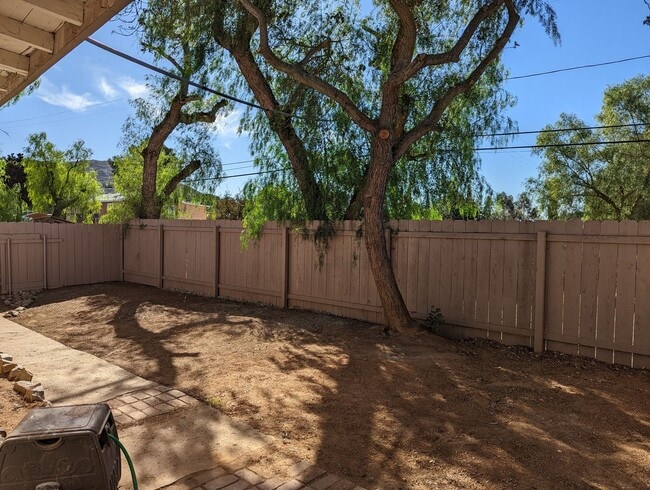 Building Photo - 2221 Suncrest Blvd