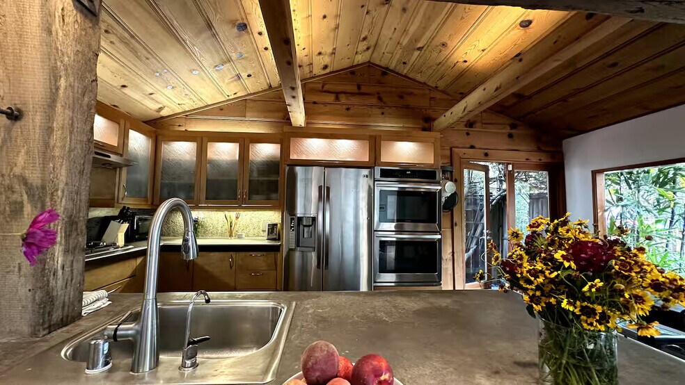 Building Photo - 3617 Maplewood Ave