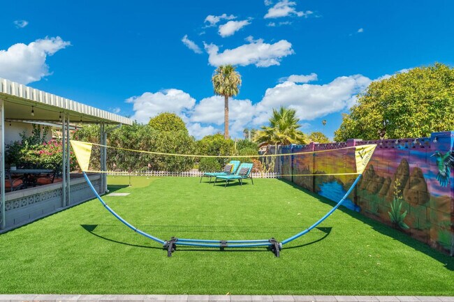 Building Photo - 11031 W Cumberland Dr