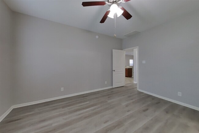 Building Photo - 6103 Coleus St