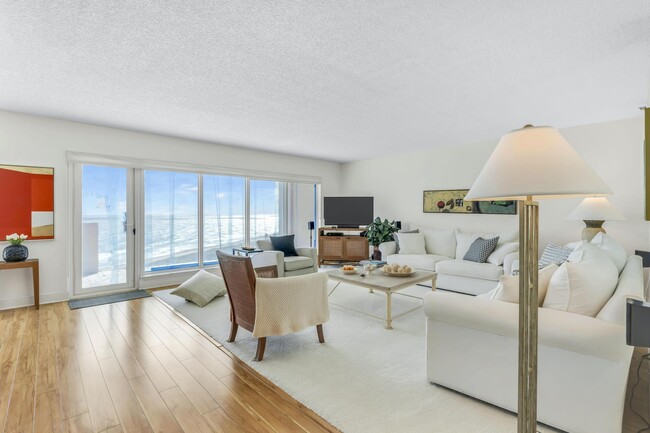 Building Photo - 4301 N Ocean Blvd