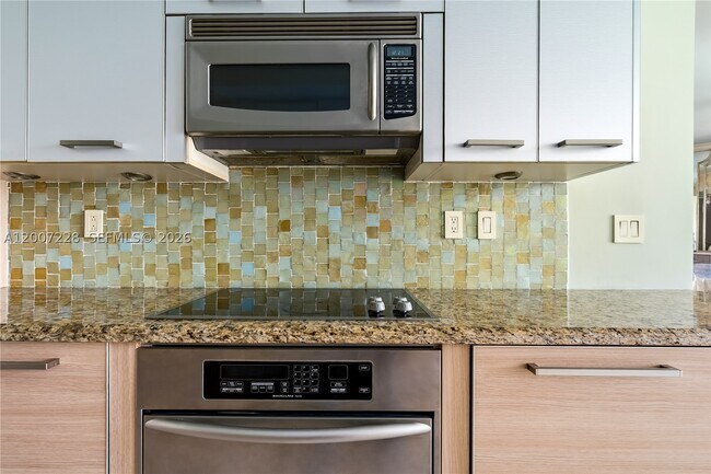 Building Photo - 19500 Turnberry Way