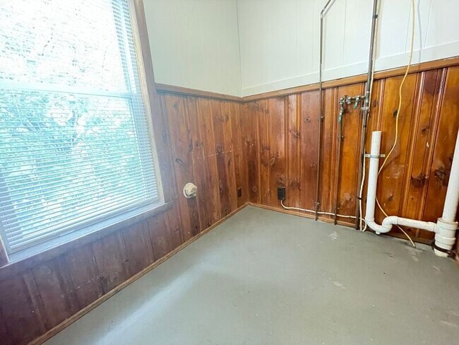 Building Photo - 121 Cypress St