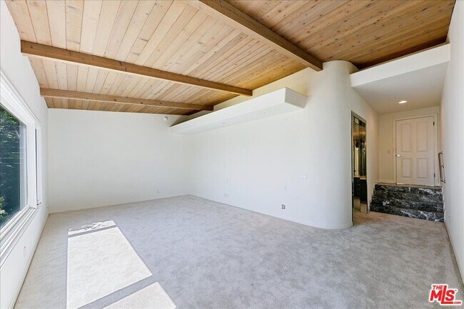 Building Photo - 18244 Coastline Dr