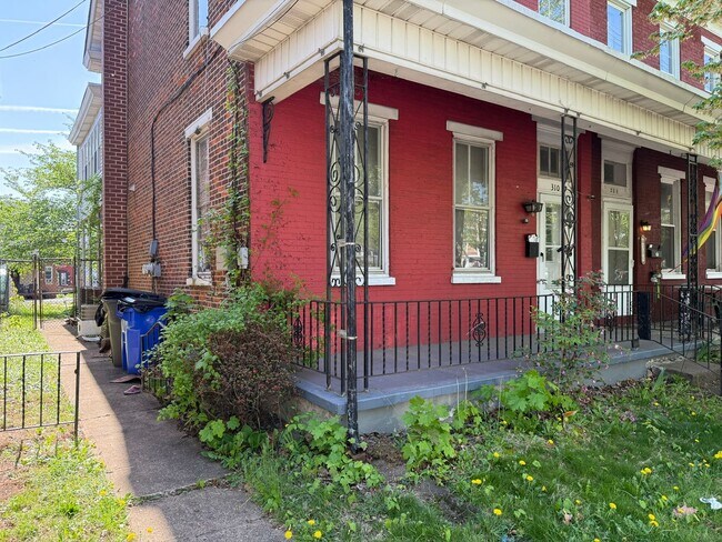 Building Photo - Beautiful Victorian Rowhome with Modern Updates – Available Now!