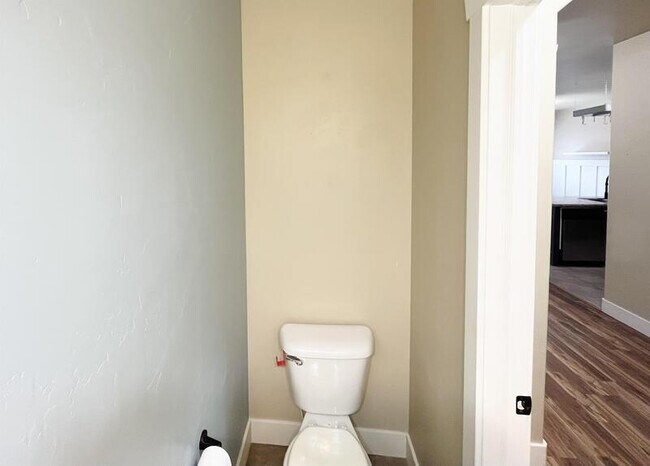 Building Photo - 1576 Venetian Way