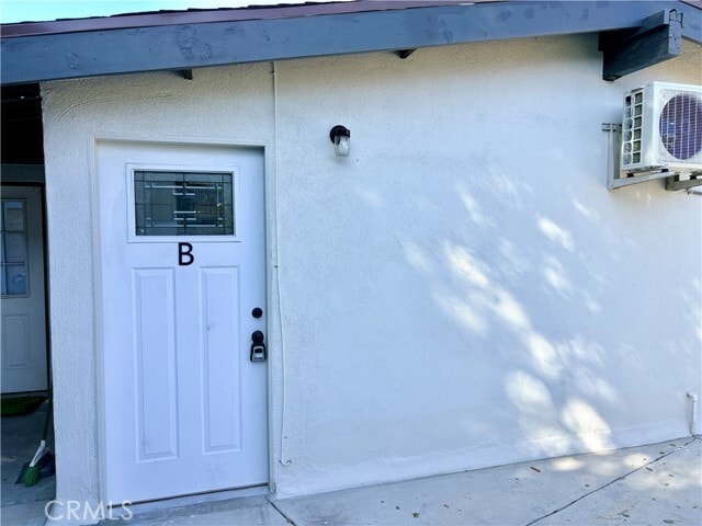 Building Photo - 4585 Hawthorne St