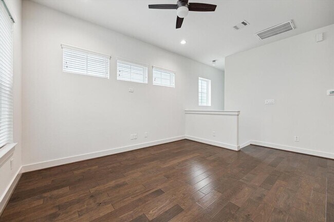 Building Photo - 6019 Cypress St