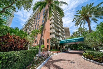 Building Photo - 2951 S Bayshore Dr