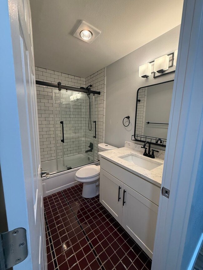 Building Photo - 19117 Ballinger Way NE