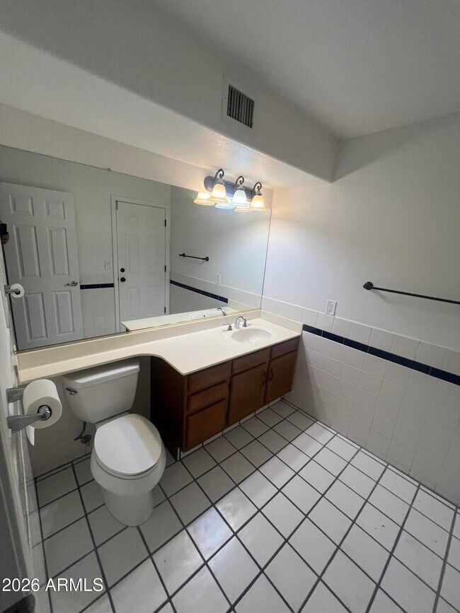 Building Photo - 15858 S 33rd Pl