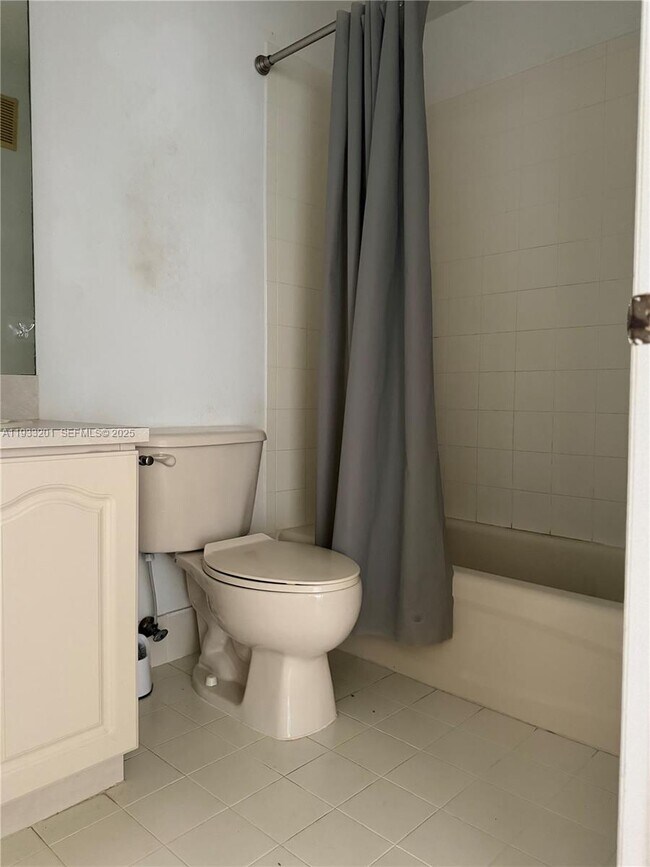 Building Photo - 8854 W Flagler St