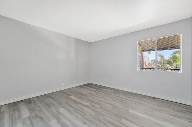 Building Photo - Guard Gated Community - 2 bedroom and 1 bathroom, Upstairs Unit Private Balcony Over looking Park...