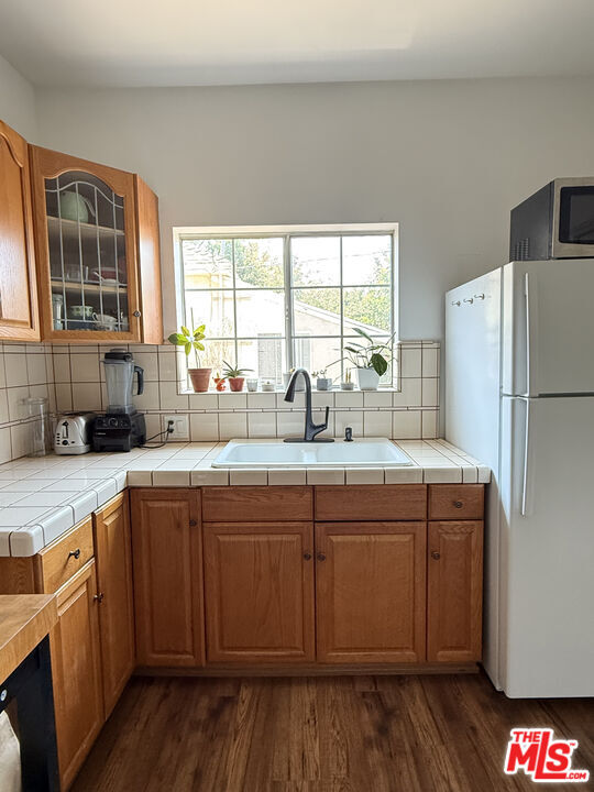 Building Photo - 437 S Ave 20