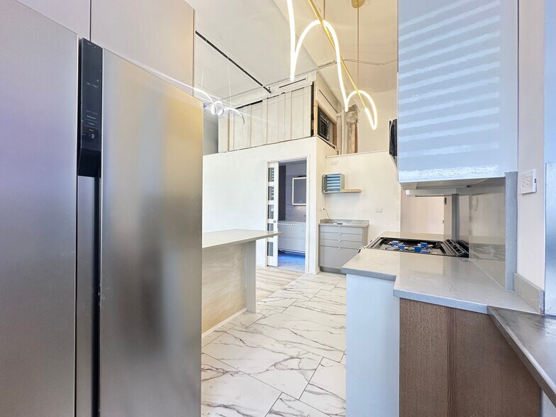 Building Photo - 109 Summer St