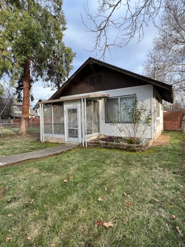 Building Photo - A Little Piece of Heaven in Historic Jacksonville