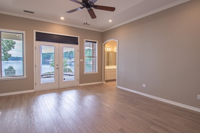 Building Photo - 108 Blue Heron Point