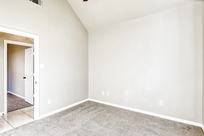 Building Photo - 7502 Wedgewood Dr