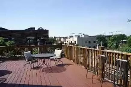 Shared outdooor space on rooftop - 3801 N Wilton Ave