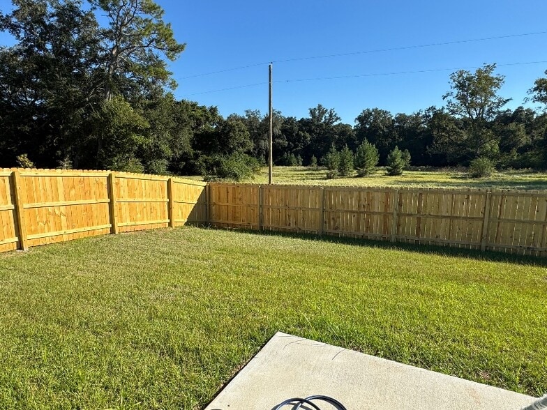 Building Photo - 13600 Shea Cir