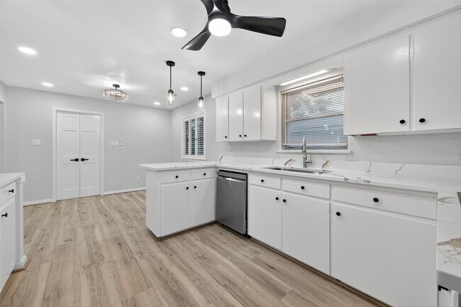 Building Photo - 5322 Wigton Dr