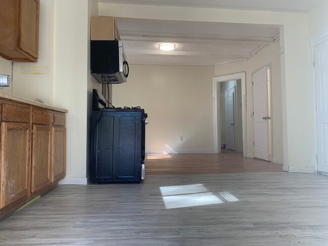 Building Photo - 134 Chestnut Ave