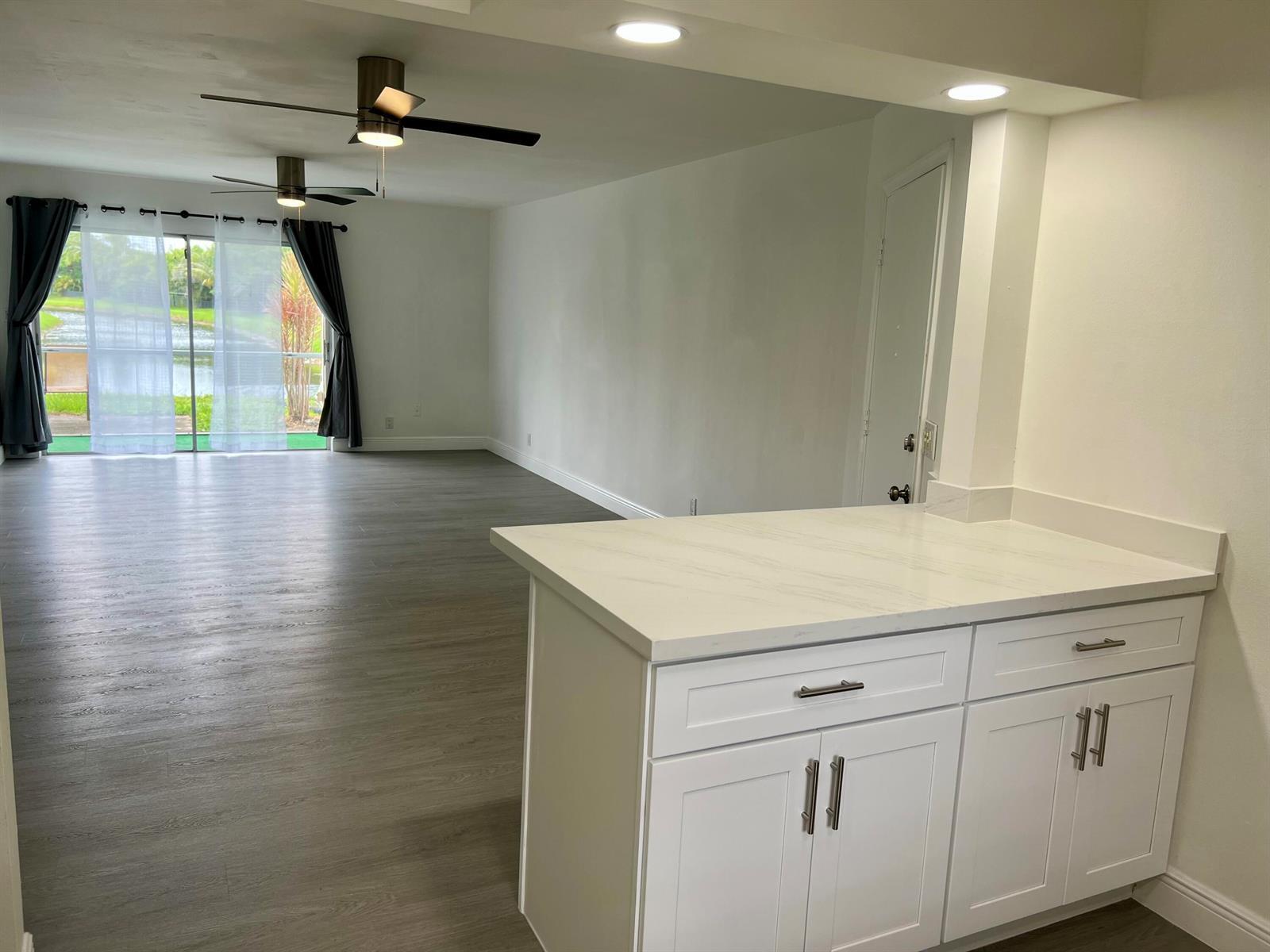 Building Photo - 10821 N Military Trl