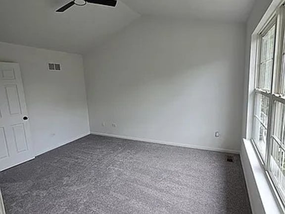 Building Photo - 2909 White Thorn Cir