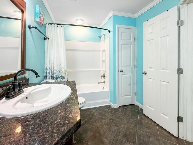 Building Photo - 9520 Seawall Blvd