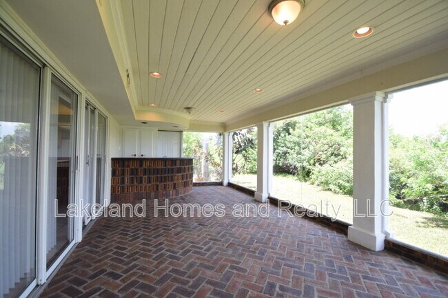Building Photo - 1204 Honeytree Ln W