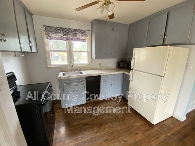 Building Photo - 1417 Spring Creek Dr