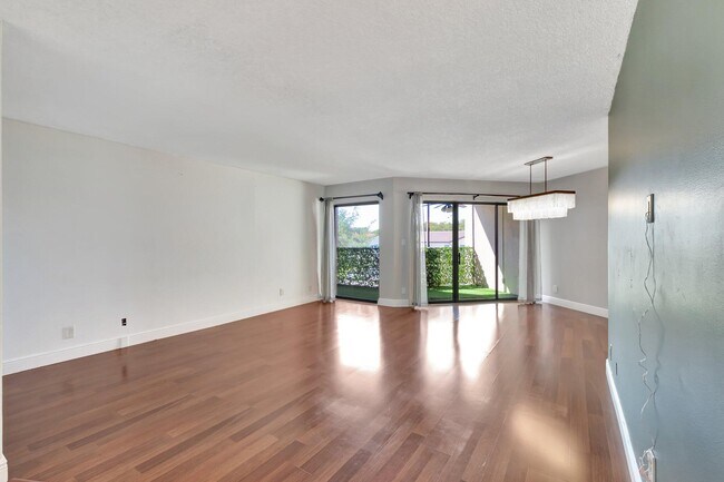 Building Photo - 5801 Camino Del Sol