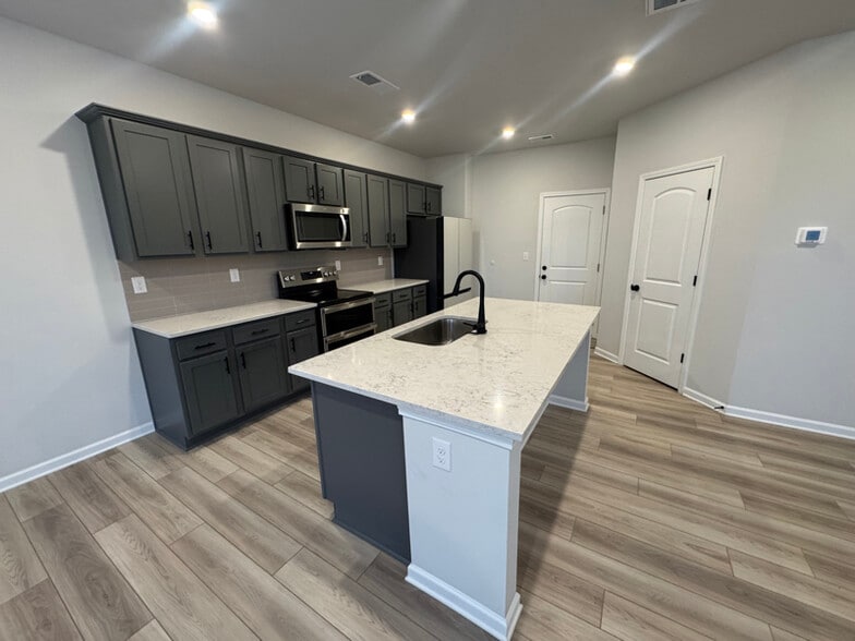 Building Photo - 4817 Raspberry Knoll Dr