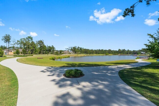 Building Photo - 15823 Bird of Paradise Dr