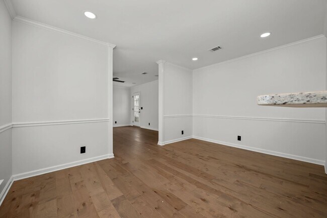 Building Photo - Black Fox Crossing Townhome