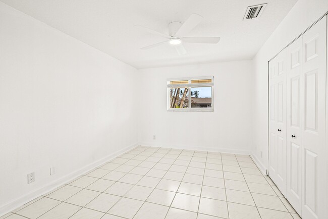 Building Photo - 17 Fayette Dr