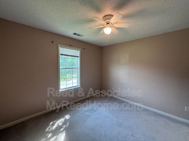 Building Photo - 3066 Shadow Green Ln
